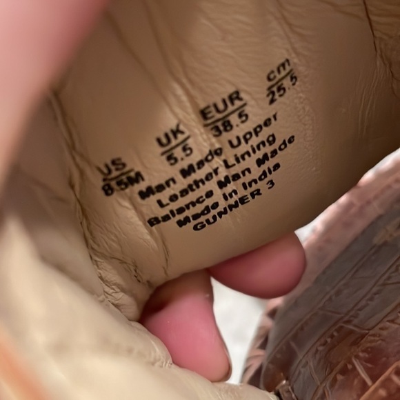 Brand New Sam Edelman Gunner Beaded Slide Sandals in Peach Pearl Wide Strap - Picture 15 of 15